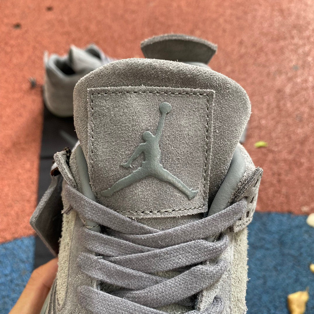 Jordan Retro 4 Kaws