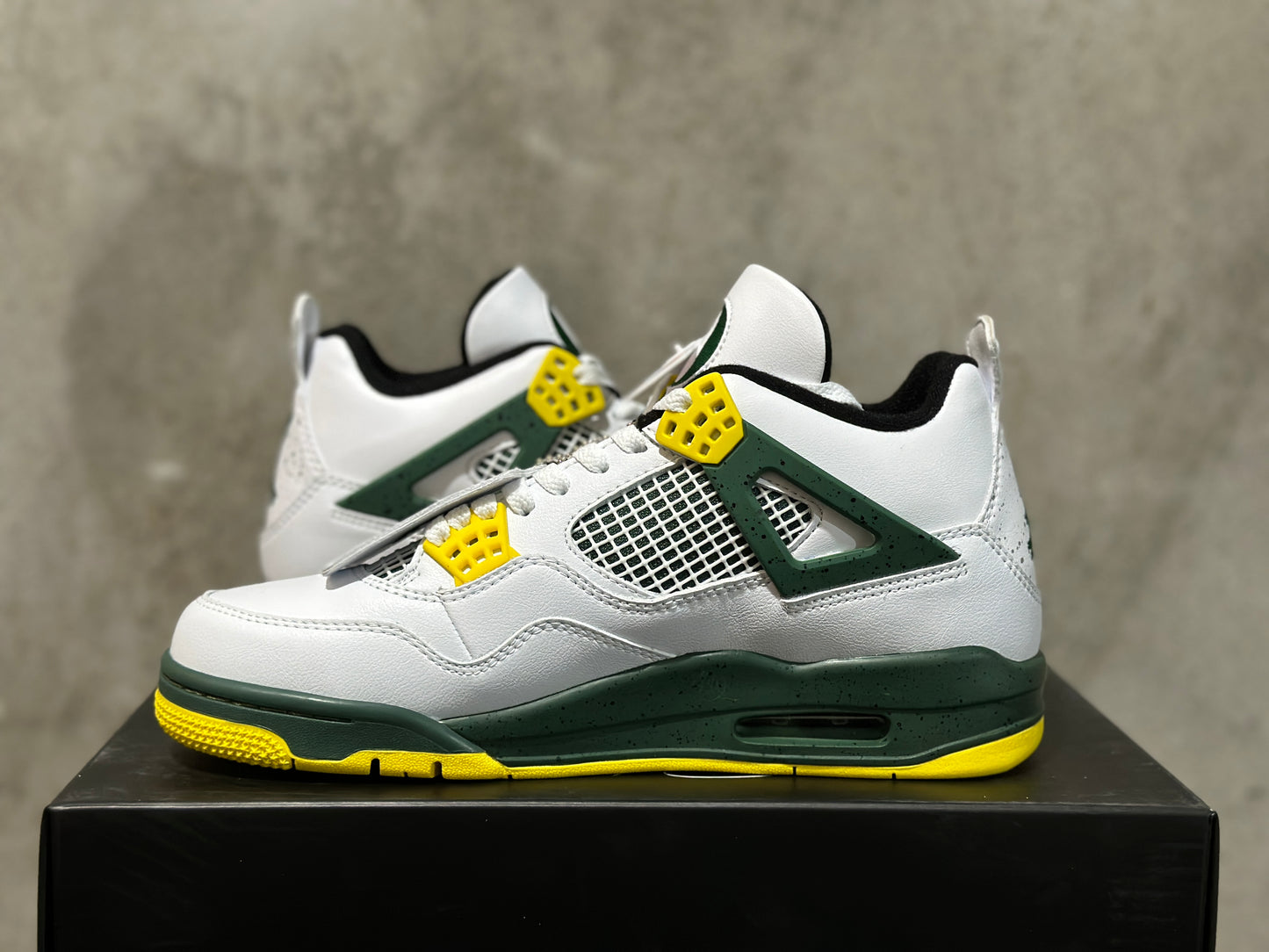 Jordan 4 Retro Oregon Ducks Duckman