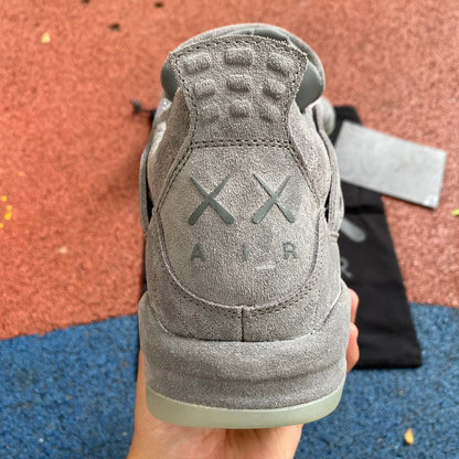 Jordan Retro 4 Kaws