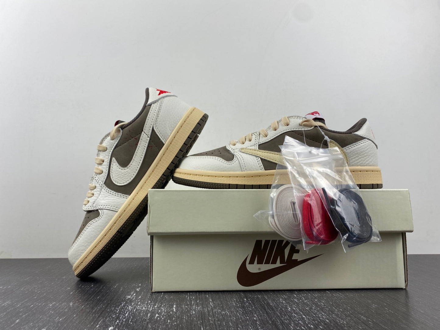 Jordan 1 Retro Low Travis Scott Reverse Mocha