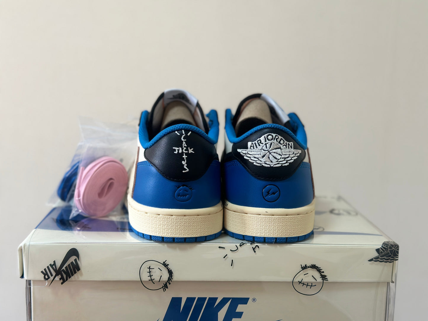 Jordan 1 Retro Low Fragment x Travis Scott