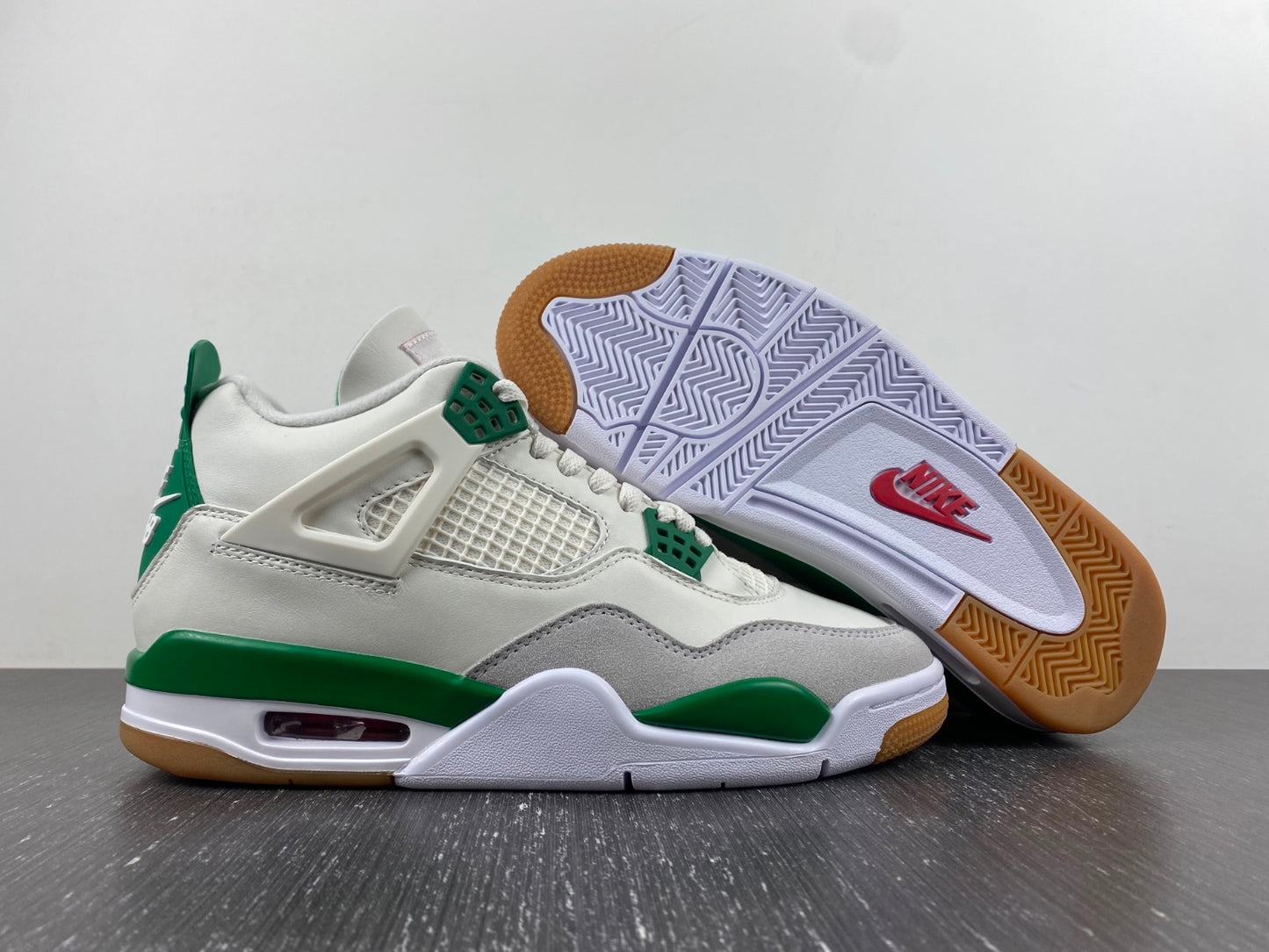 Jordan Retro 4 Sb Pine Green