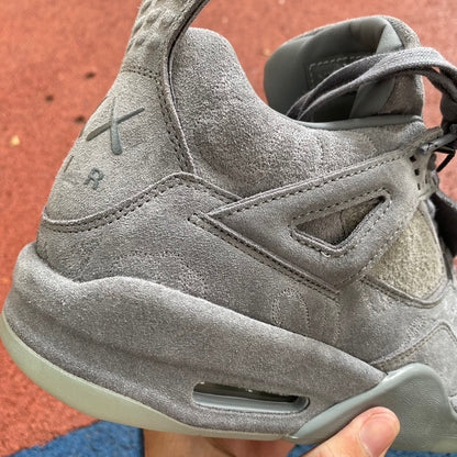 Jordan Retro 4 Kaws