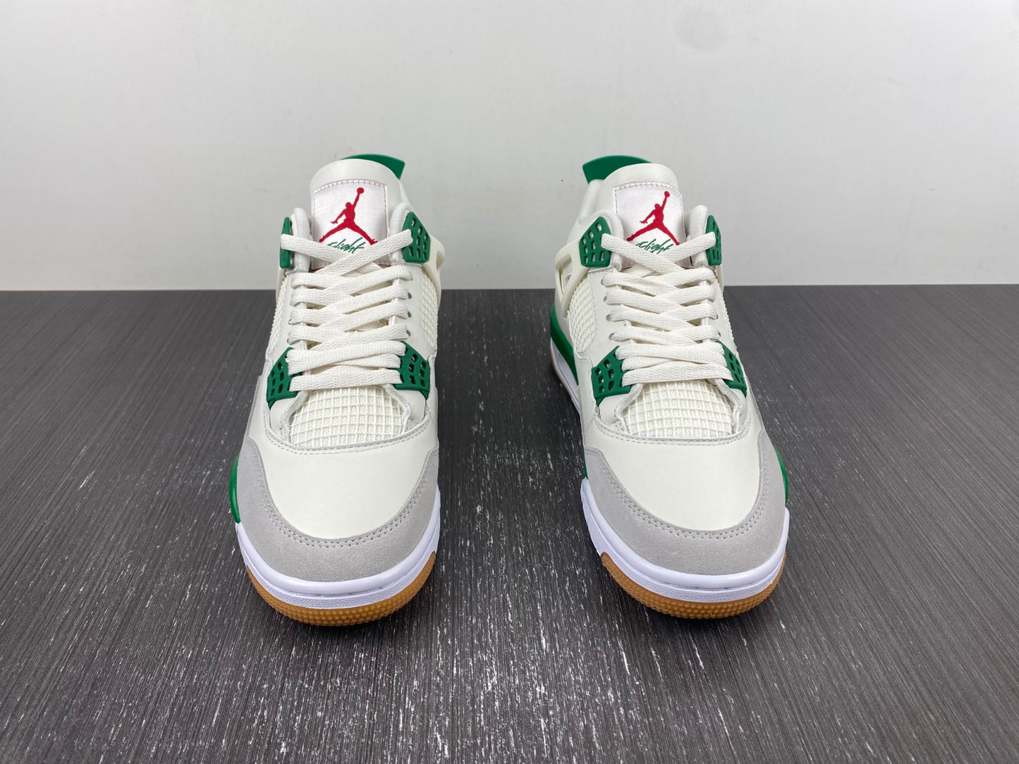 Jordan Retro 4 Sb Pine Green