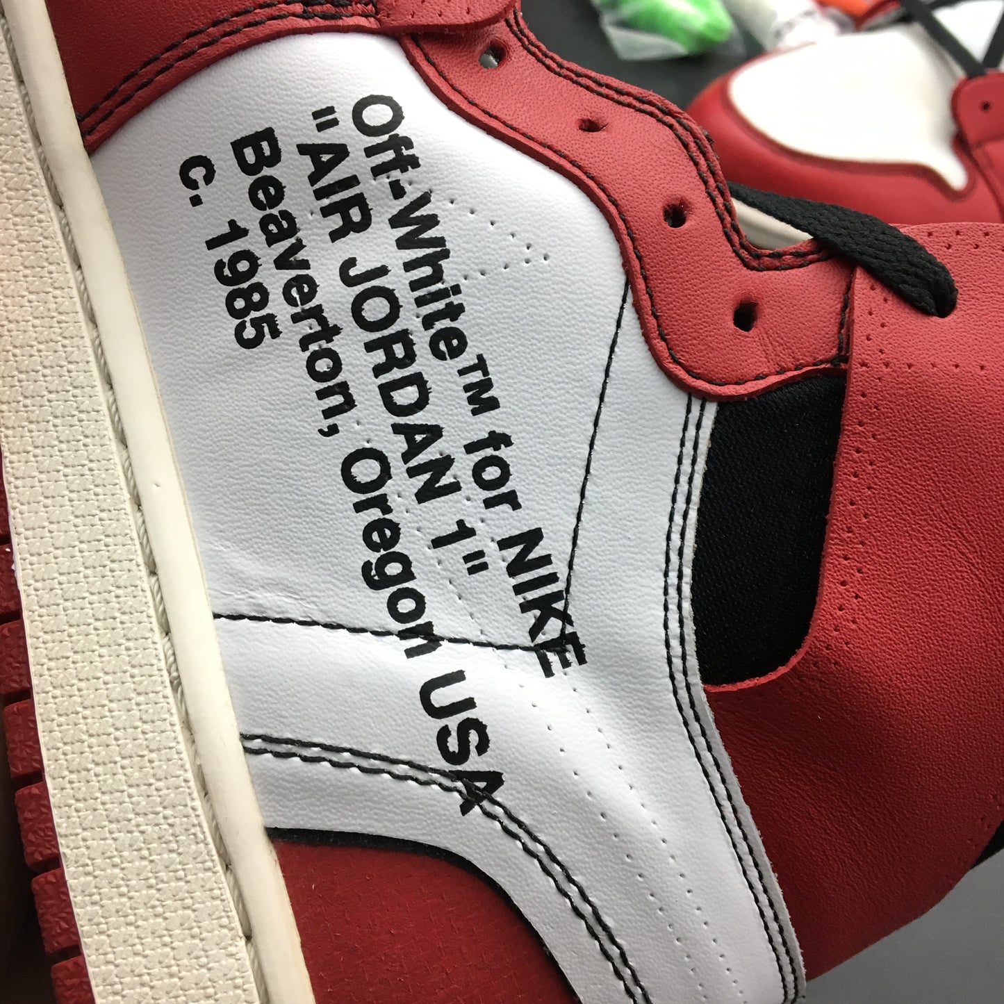 Jordan 1 Retro High Off-White Chicago