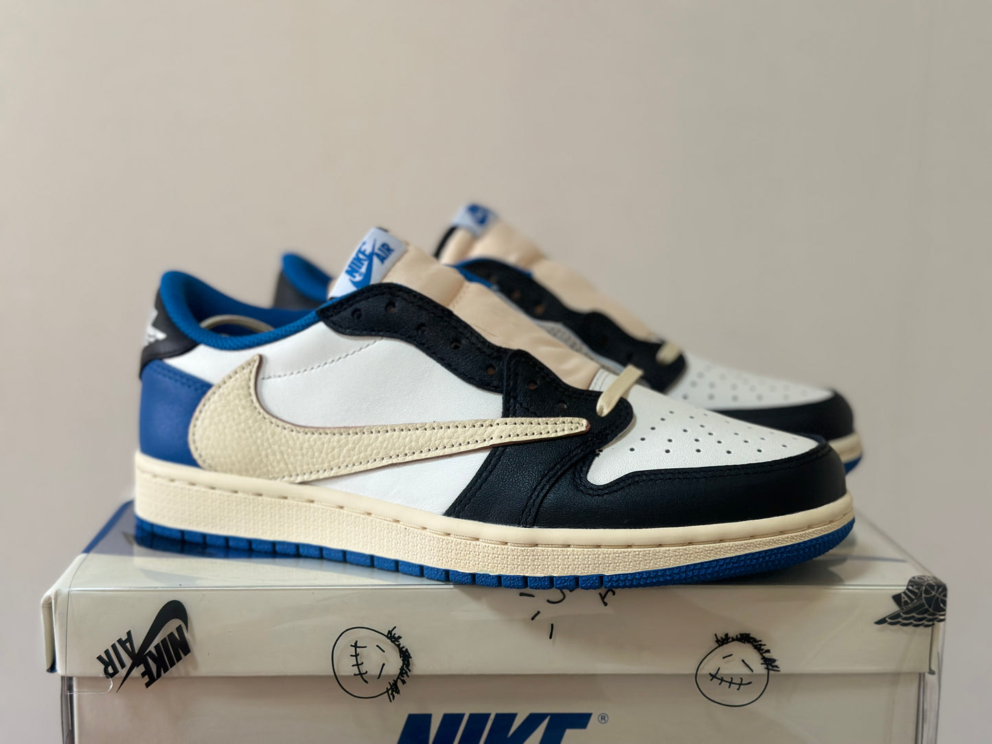 Jordan 1 Retro Low Fragment x Travis Scott