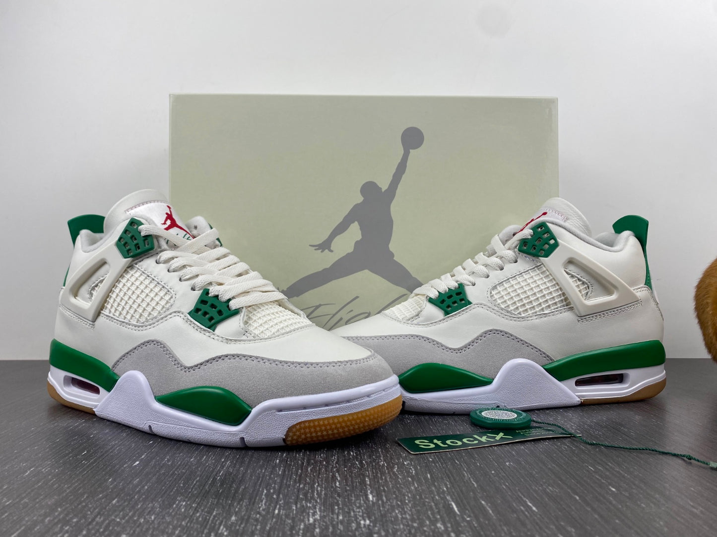 Jordan Retro 4 Sb Pine Green